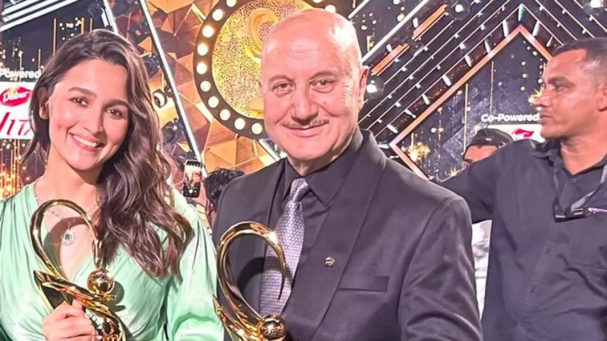 Anupam Kher And Alia Bhatt at Zee Cine Awards 2023