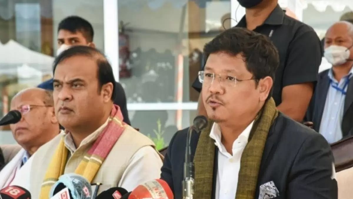Meghalaya CM Conrad Sangma (right) with Assam CM Himanta Biswa Sarma (left)