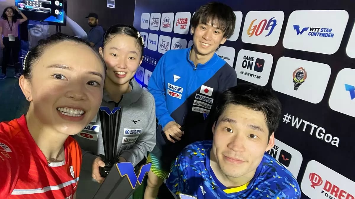 Korean players celebrate their victory over Japan on Saturday.