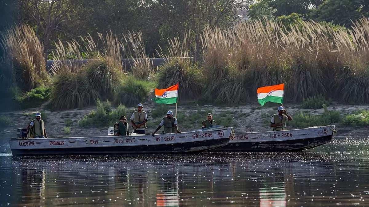 Cleaning of Yamuna floodplains