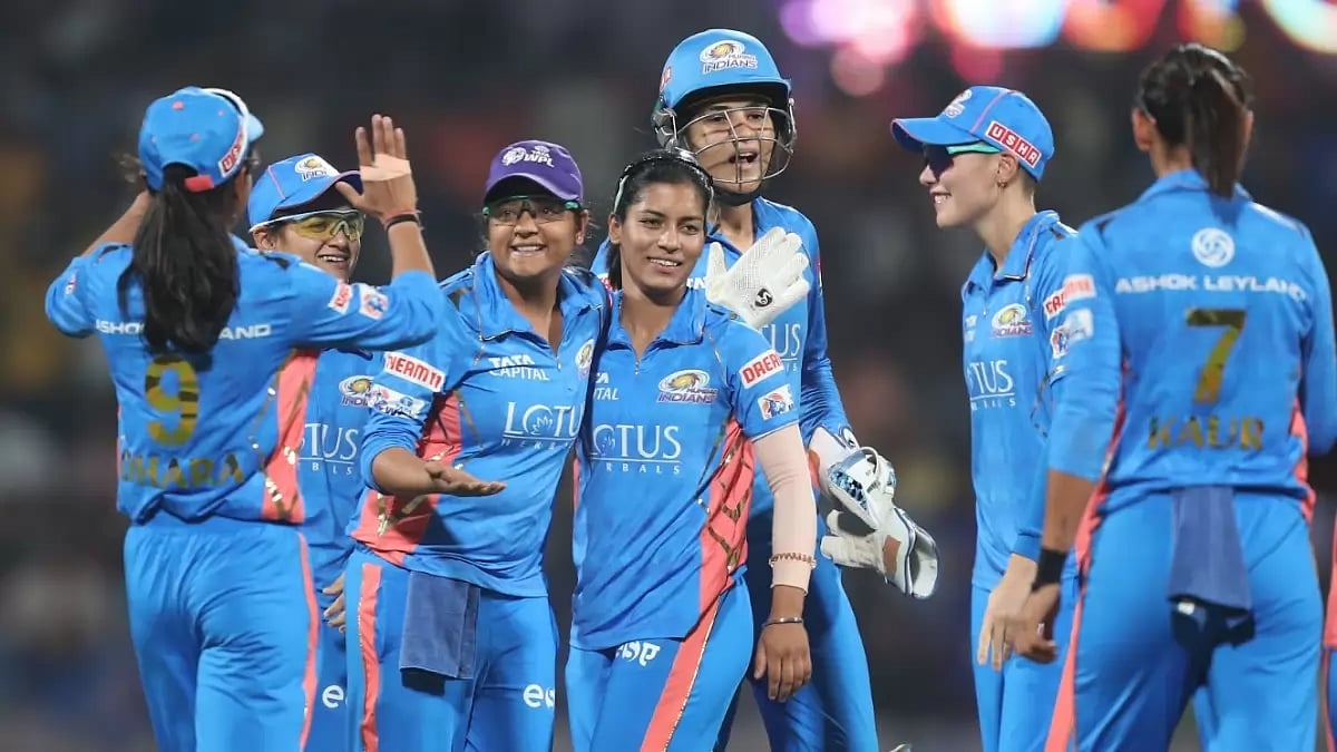 Saika Ishaque, third left, starred with the ball again, picking up 3 wickets for 13 runs.