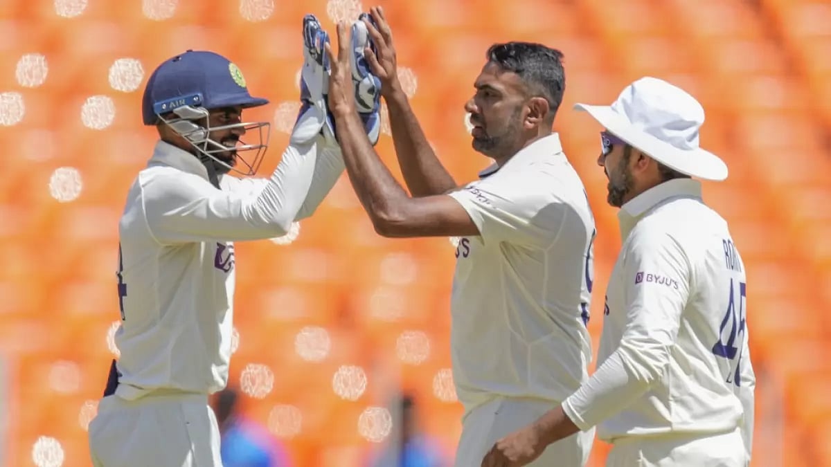 Ashwin, centre, celebrates the wicket of Alex Carey on Day 2 of the 4th Test on Friday.