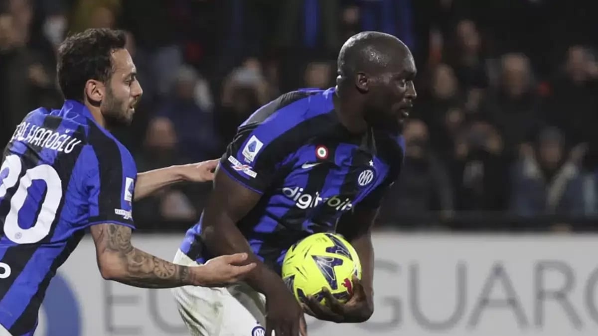 Lukaku (R) scored his third goal in a injury-curtailed season for the Italian side.