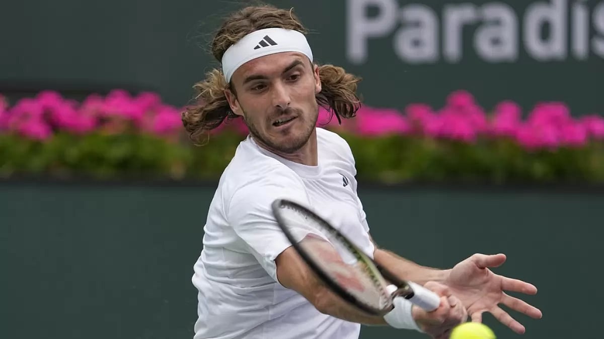 Tsitisipas in action against Jordan Thompson in Indian Wells, California, on Friday.