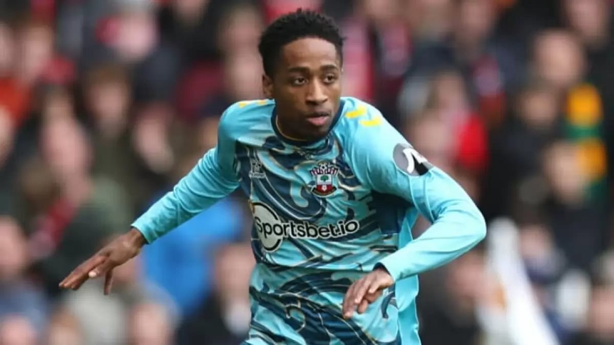 Southampton said the abusive messages on Instagram were forwarded to Hampshire Police.