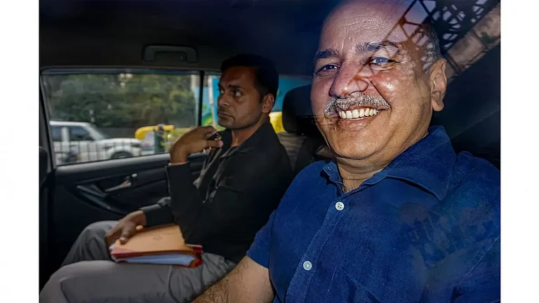 Manish Sisodia at ED court - null