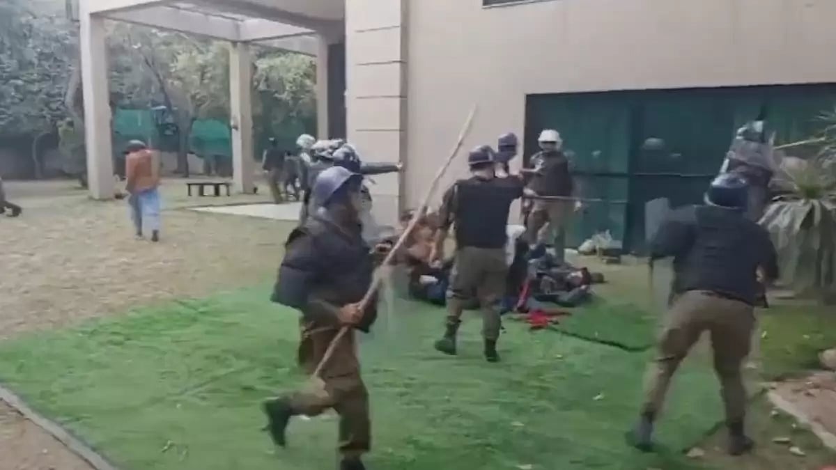 Police at Imran Khan's house in Lahore