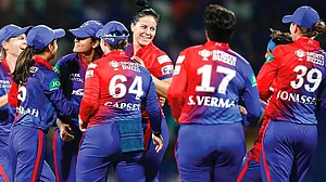 Marizanne Kapp was the pick of the bowlers for DC with 2-13 from her 4 overs.