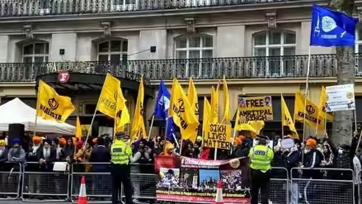 File Pic  : Pro-khalistan supporters during the protest at Indian High Commission in London