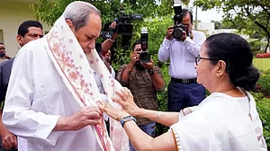 Mamata Banerjee meets Naveen Patnaik