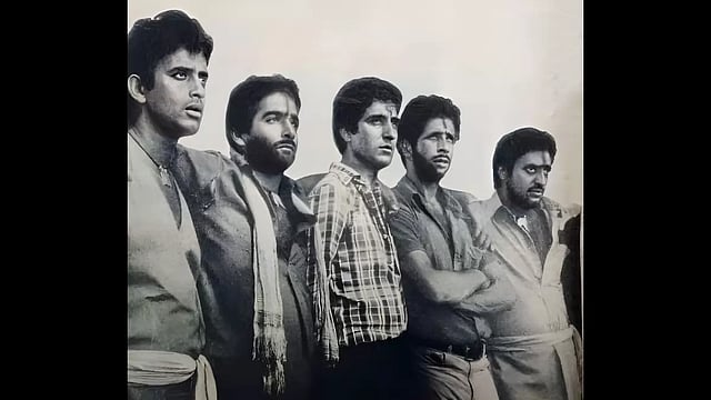 When Raj Babbar Had A Hard Time Picking Dance Steps For A 'Hum Paanch' Sequence