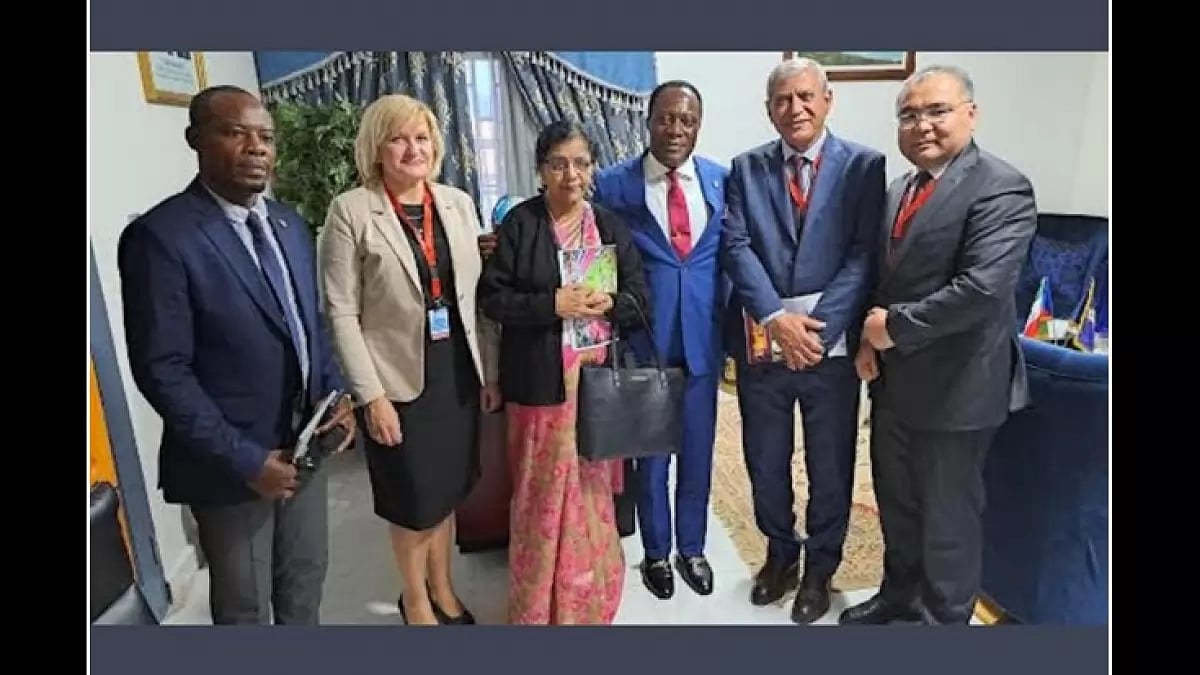  Dr. Indrani Karunasagar is seen with the UNESCO Life Science Laureates 