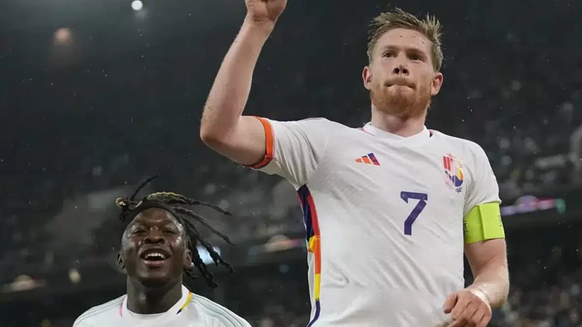 De Bruyne set up both opening goals then sealed the victory in the 78th minute.