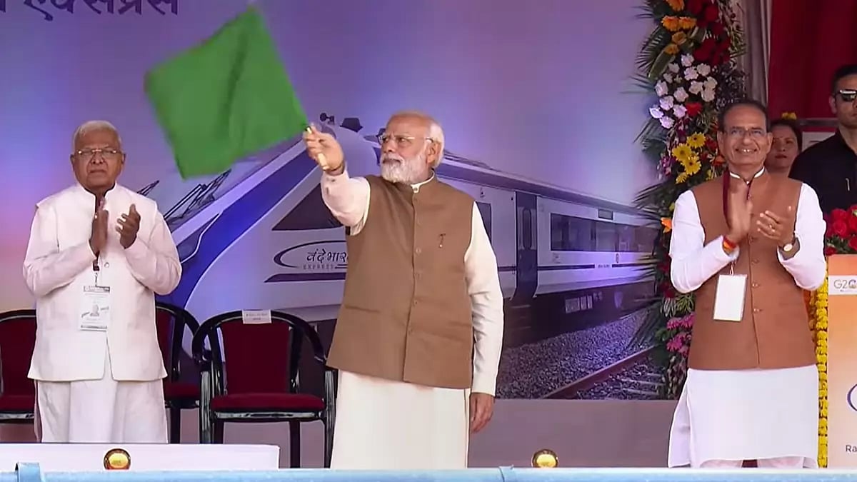 PM Modi flags off Vande Bharat Express