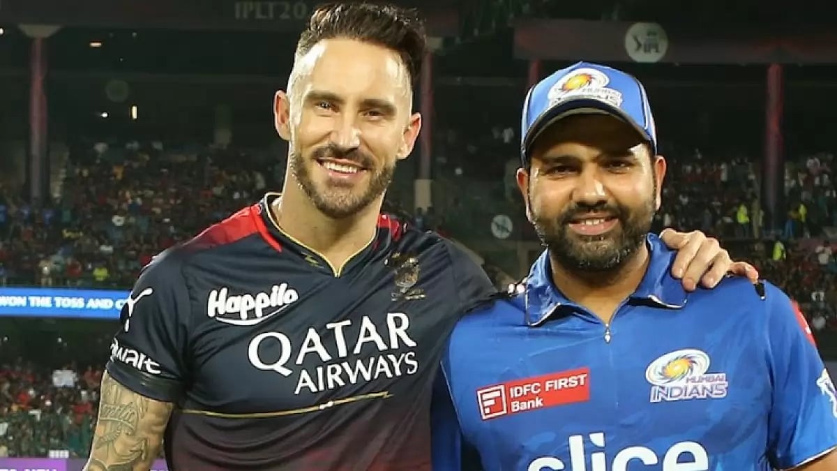 Faf du Plessis and Rohit Sharma at the toss ahead of their match on Sunday.