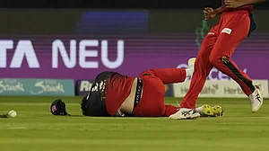 Reece Topley injured his shoulder during clash against MI.