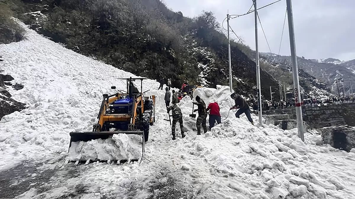 An avalanche near Nathu La mountain pass