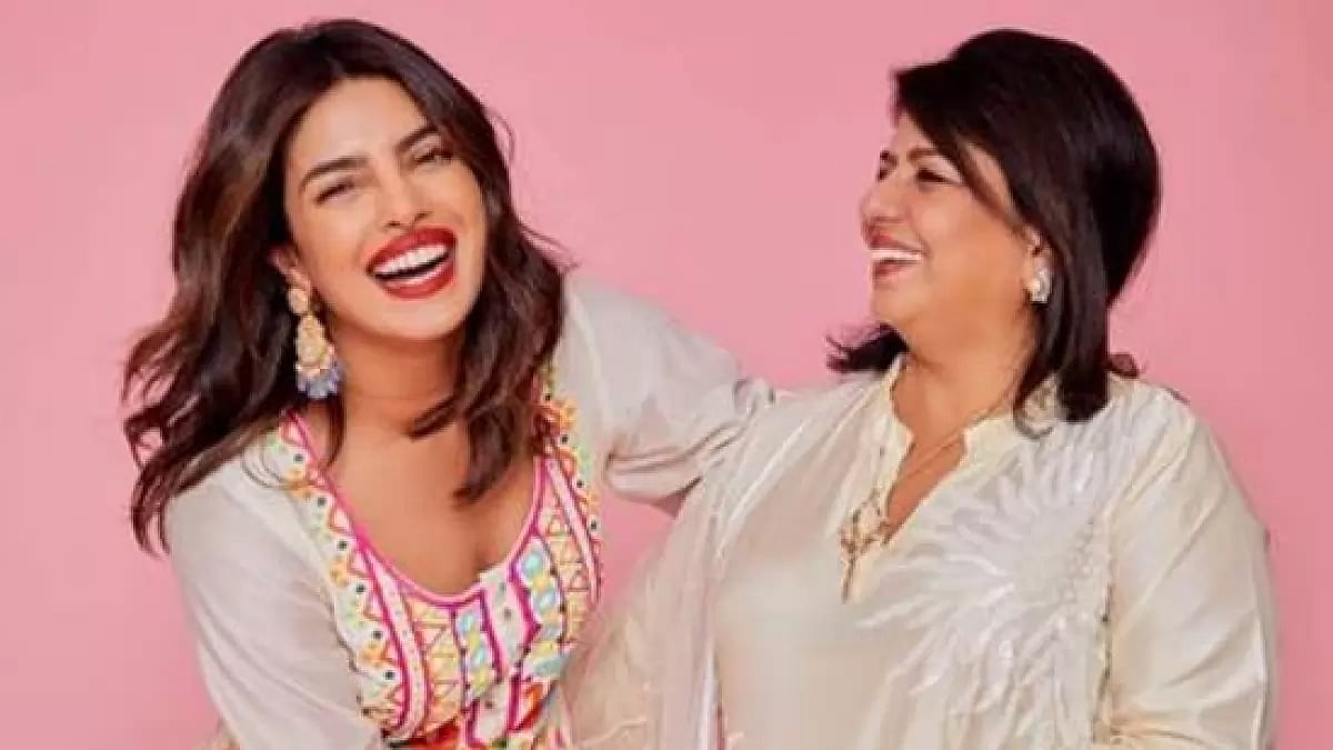 Priyanka Chopra with her mom Madhu Chopra