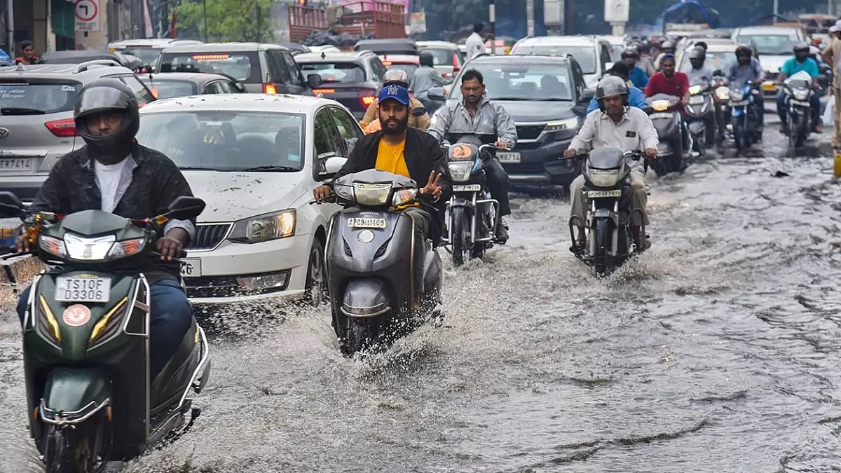 Weather: Rains in Hyderabad