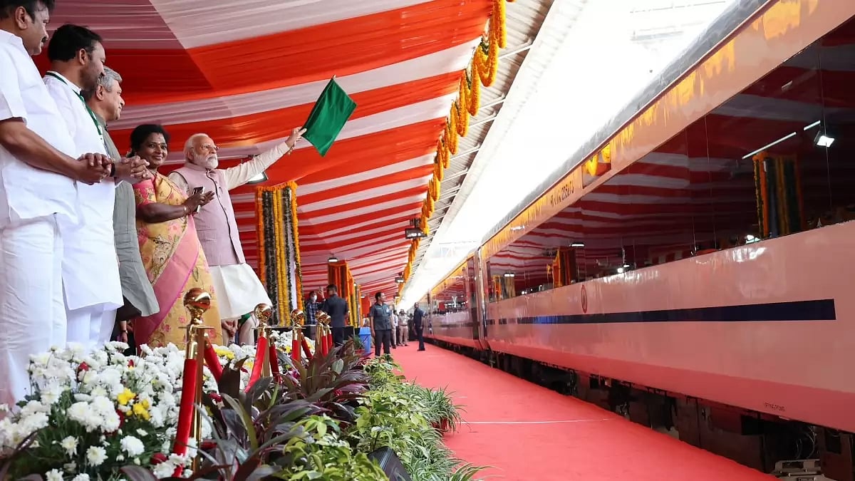 PM Modi inaugurates Vande Bharat Express