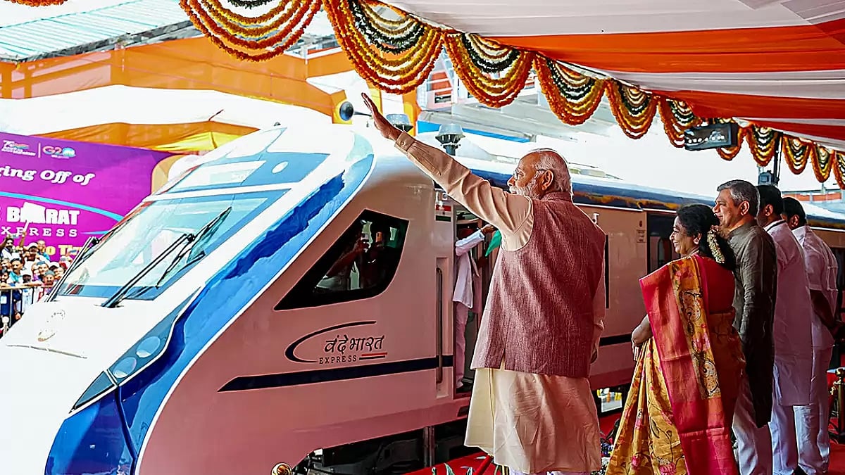 PM Modi at Vande Bharat Express flagging off