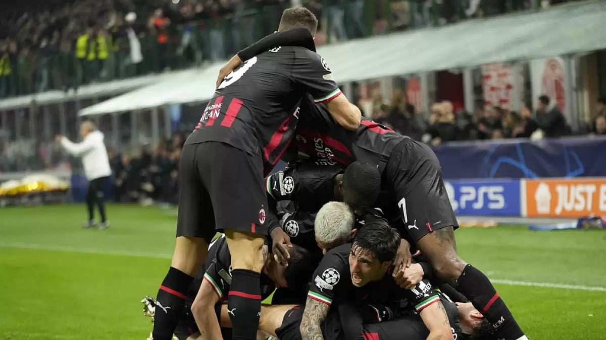 Ismaël Bennacer scored the tie's only goal as AC Milan take a slender lead to Naples.