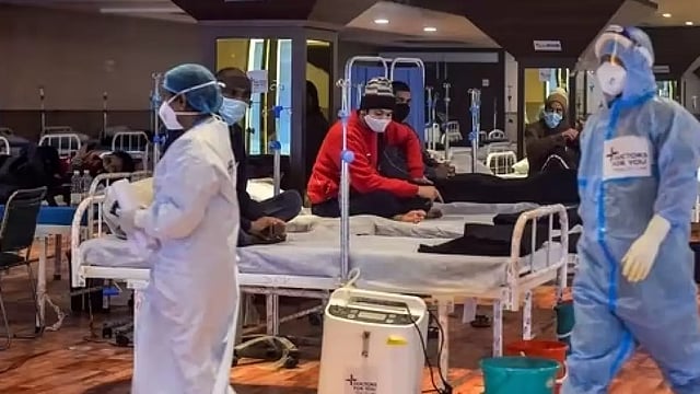 Covid Entering Endemic Stage In India, Cases Expected To Decline After 10-12 Days: Experts