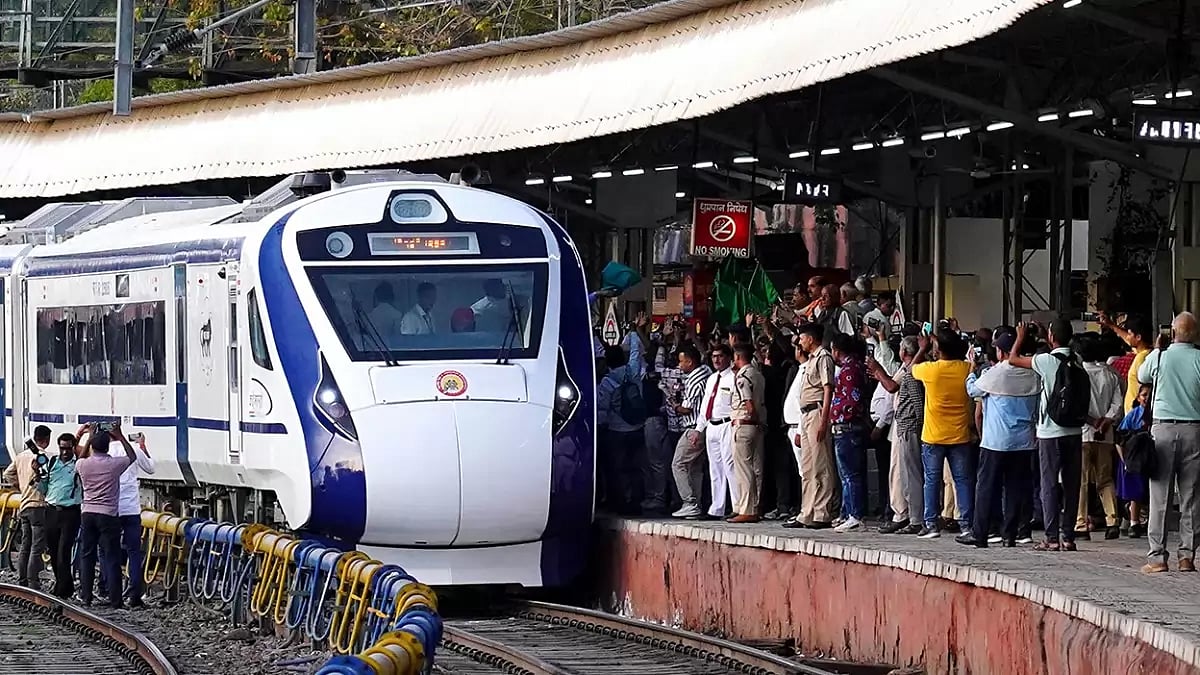 Vande Bharat Express starts commercial run
