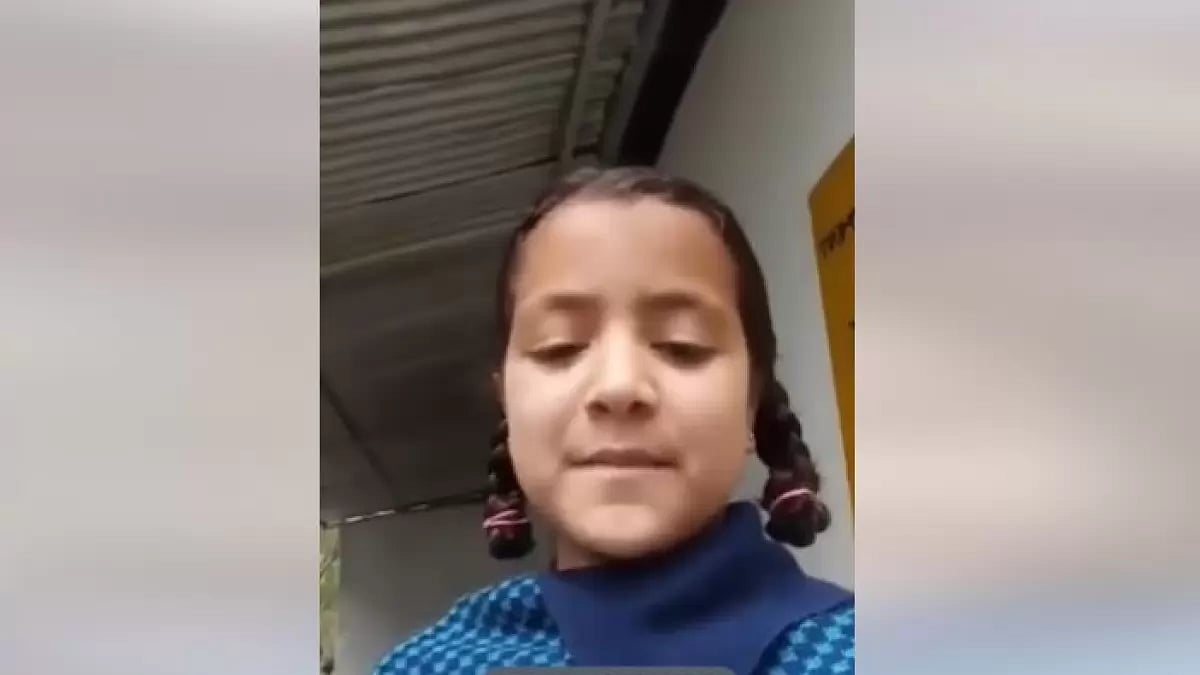 Screengrab from viral video of a schoolgirl in Kathua requesting PM Modi.