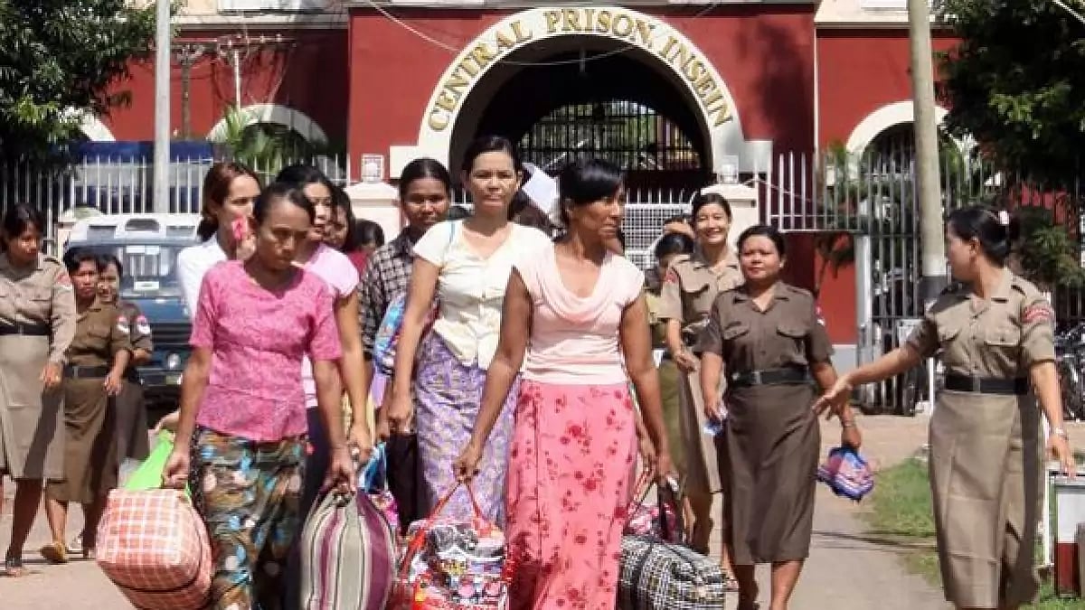 Prisoners freed from jail in Myanmar