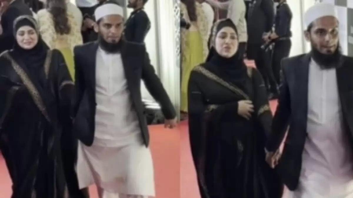 Sana Khan And Mufti Anas Saiyad 