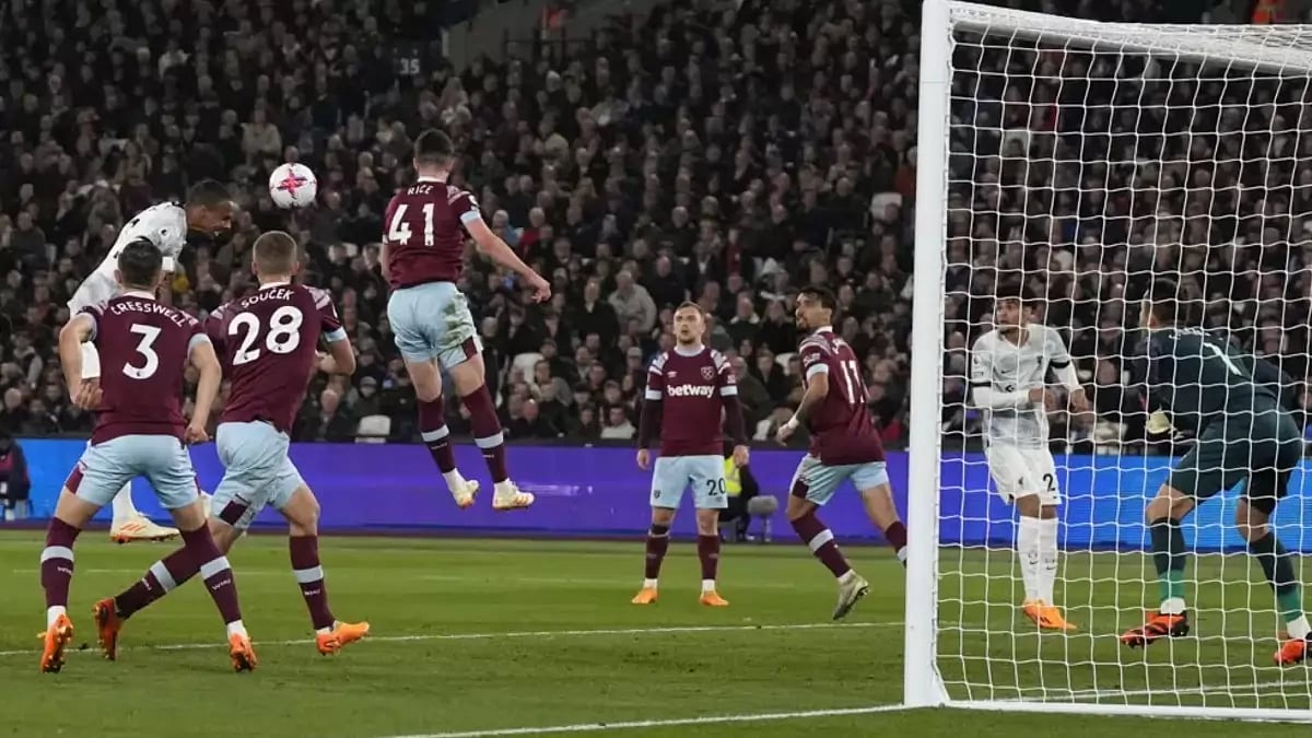 With this win, Liverpool climbed to sixth place and six points behind fourth-place Manchester United