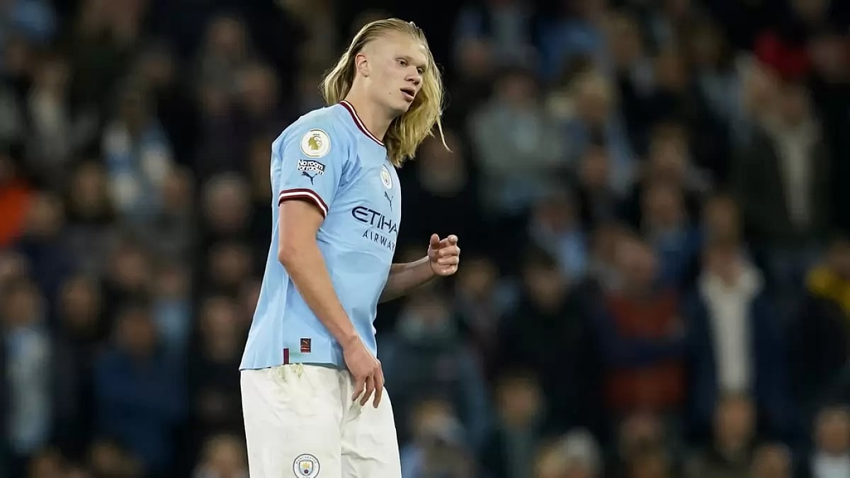Haaland lets his hair loose during City's match against Arsenal on Wednesday.