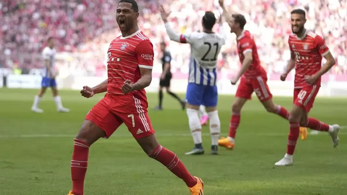 The win was enough to send Bayern one point clear of Borussia Dortmund with four games left.