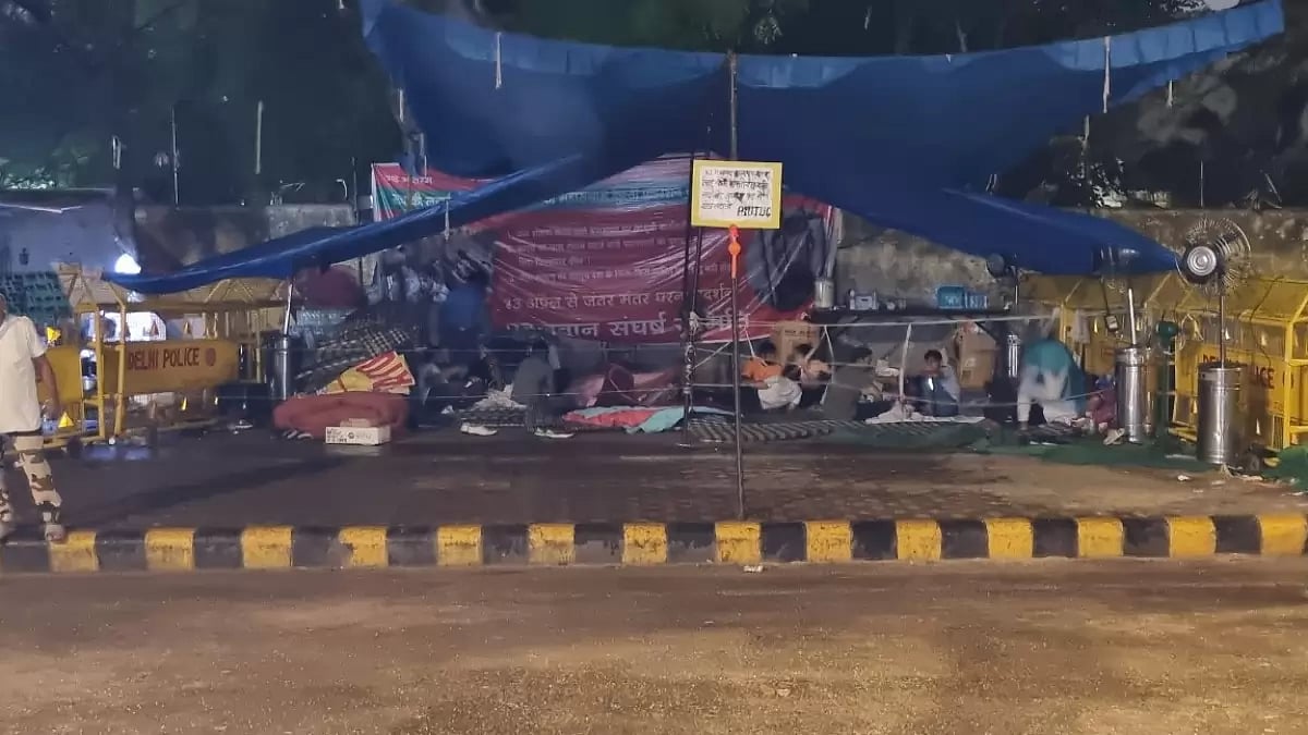 The wrestlers said they won't leave the protest site and will brave the weather conditions.