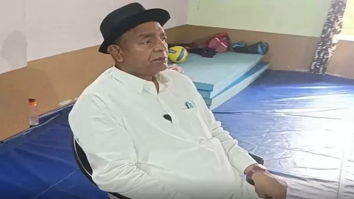 'I will return my medals if justice is not delivered in the case,' Mahavir Phogat said.