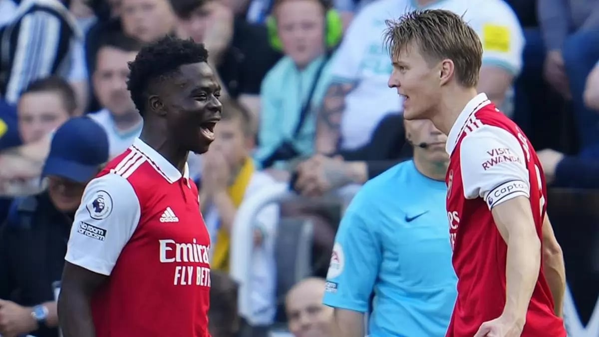 Arsenal is bidding for its first league title since 2004.