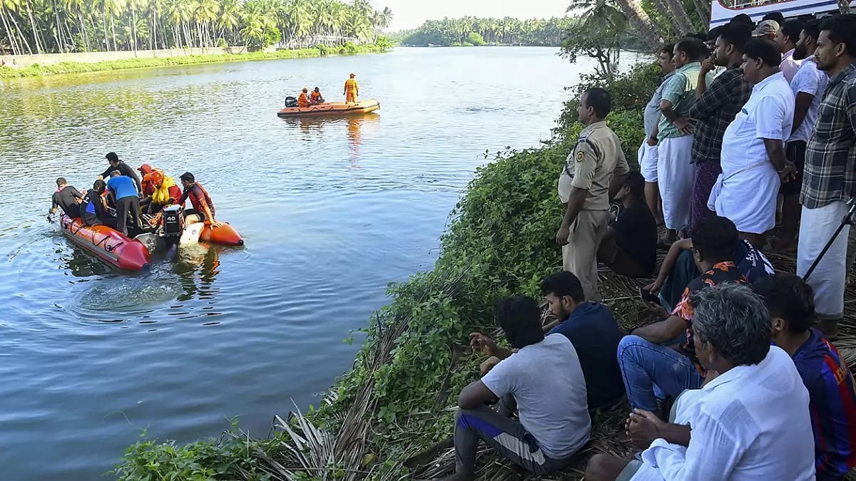 Kerala Houseboat Capsizes