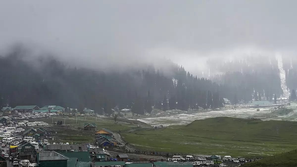 Snowfall in Gulmarg