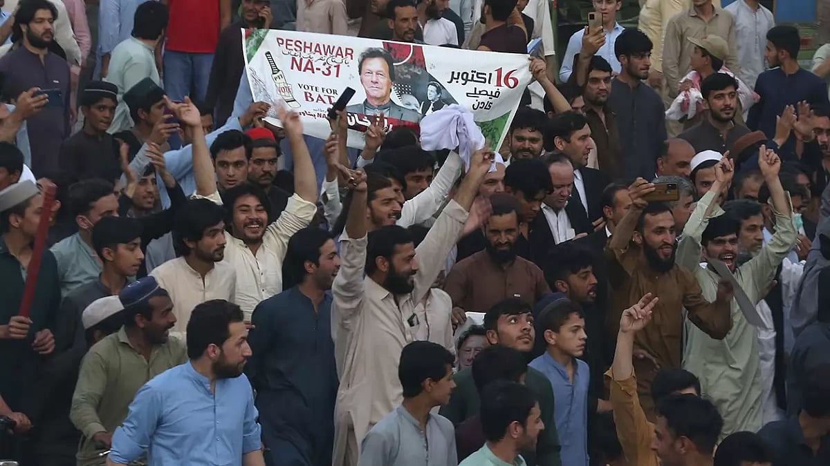 Supporters of Pakistans former Prime Minister Imran Khan