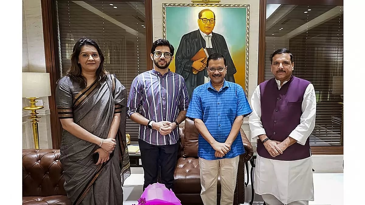 Shiv Sena (UBT) leaders meet Arvind Kejriwal