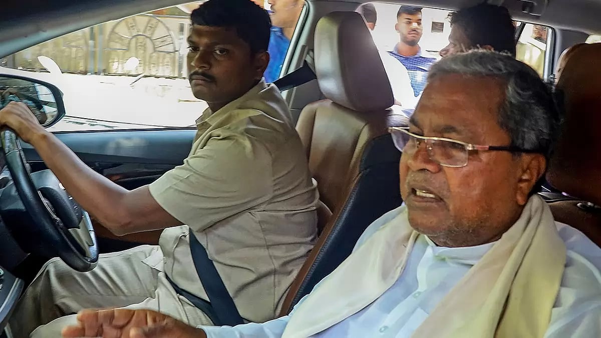 Siddaramaiah leaves for Delhi
