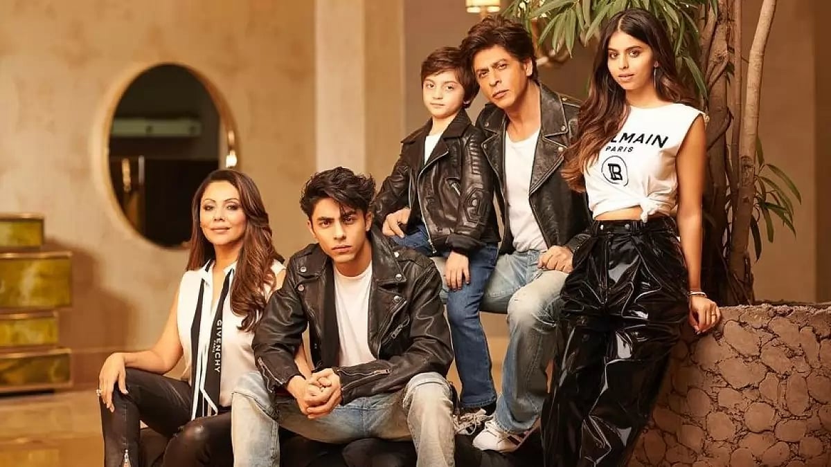 Gauri Khan with SRK and their children