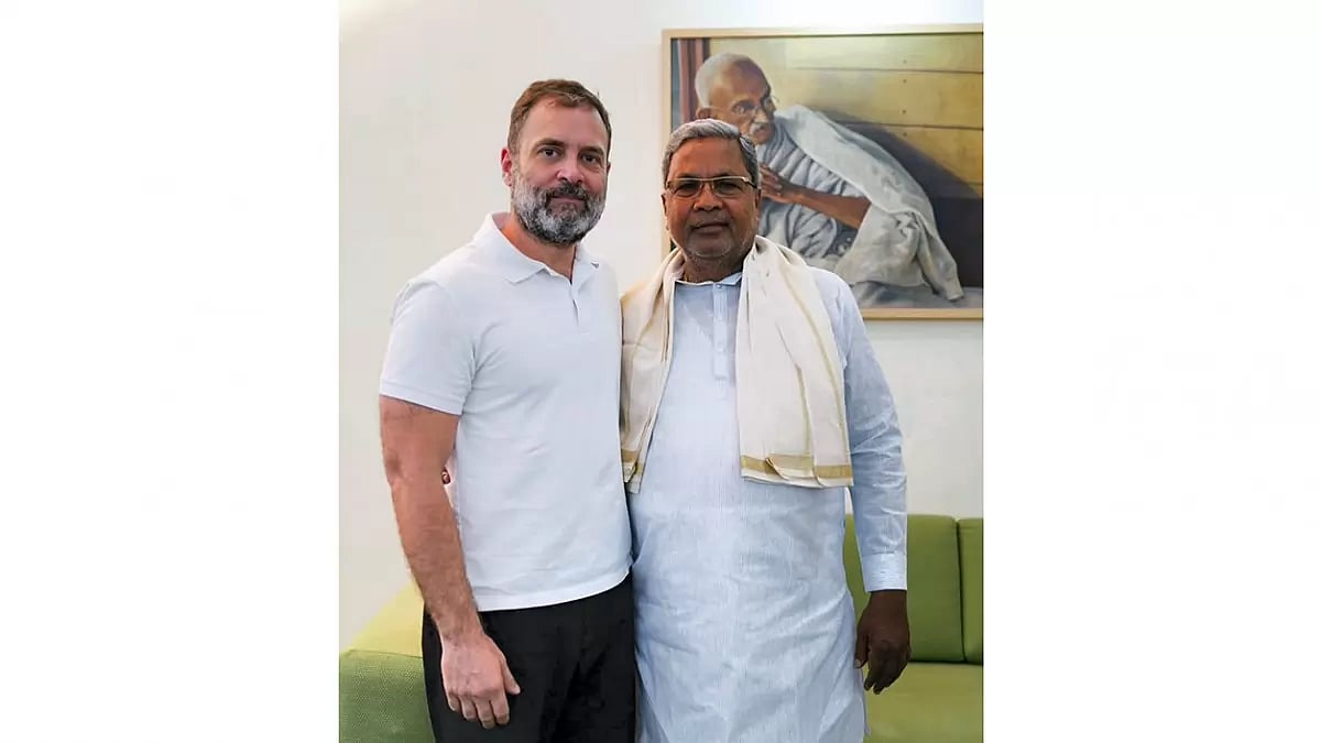 Siddaramaiah meets Rahul Gandhi