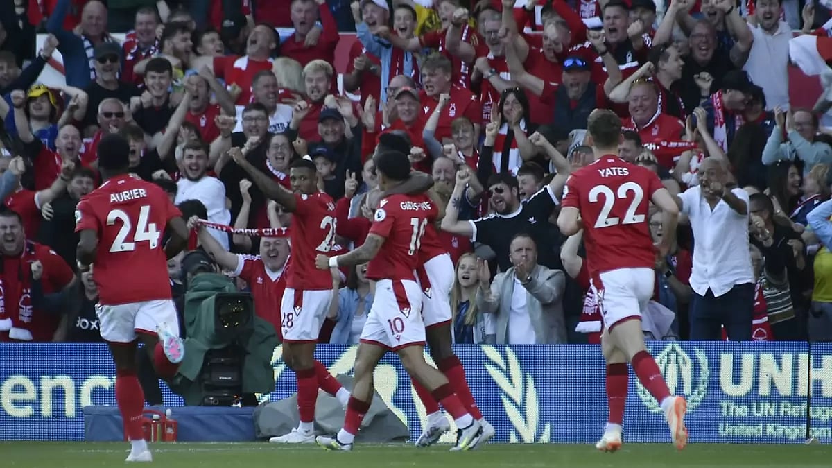 Nottingham players celebrate Taiwo Awoniyi's goal against Arsenal on Saturday.