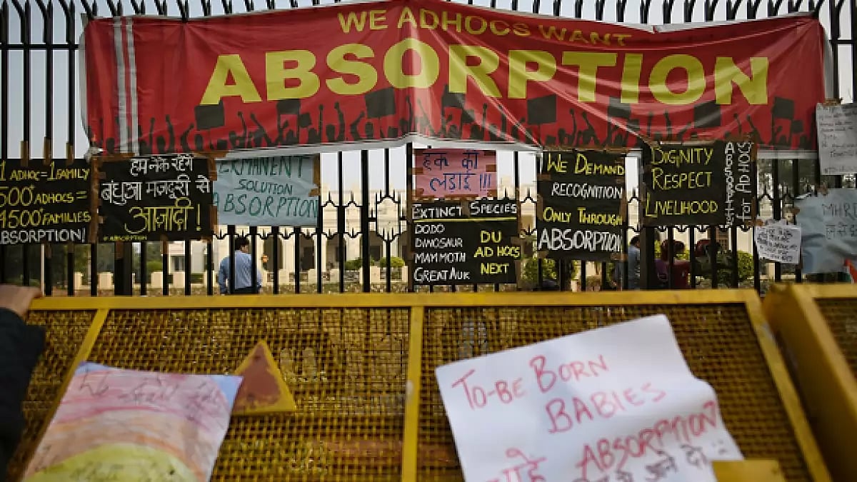 DU teachers protest demanding withdrawal of circular mandating appointment of guest teachers