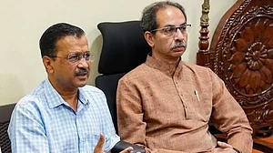Delhi CM and AAP chief Arvind Kejriwal with Shiv Sena (UBT) president Uddhav Thackeray