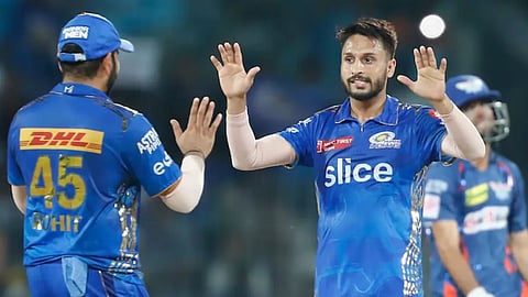 Akash Madhwal in action for MI in IPL 2023 Eliminator against Lucknow Super Giants.