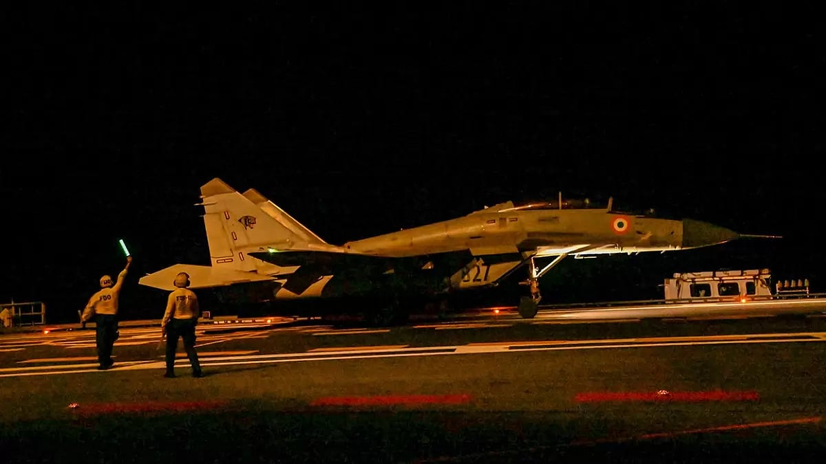 Navy's MiG-29K Aircraft Suffers Tyre Burst At Dabolim Airport; Passenger Flights Hit (Representative Image)