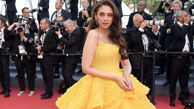 Cannes 2023: Aditi Rao Hydari Looks Drop Dead Gorgeous As A Modern Day Belle On The Red Carpet